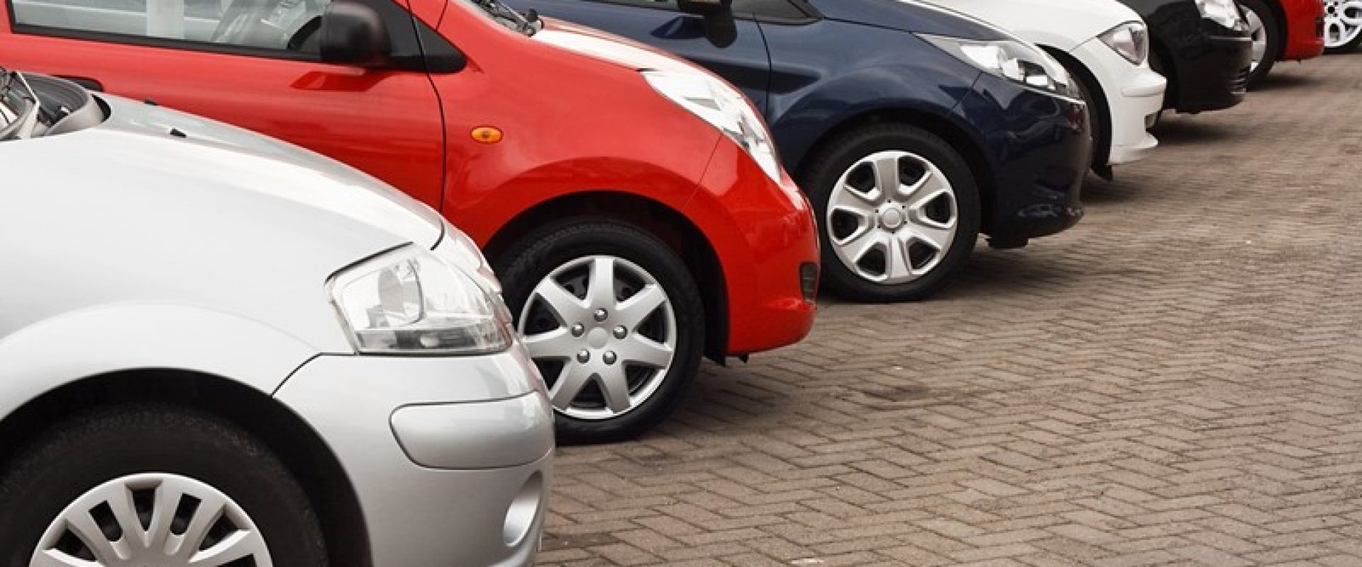Autohandelaar ontsnapt deels aan btw-naheffing van € 3,5 miljoen