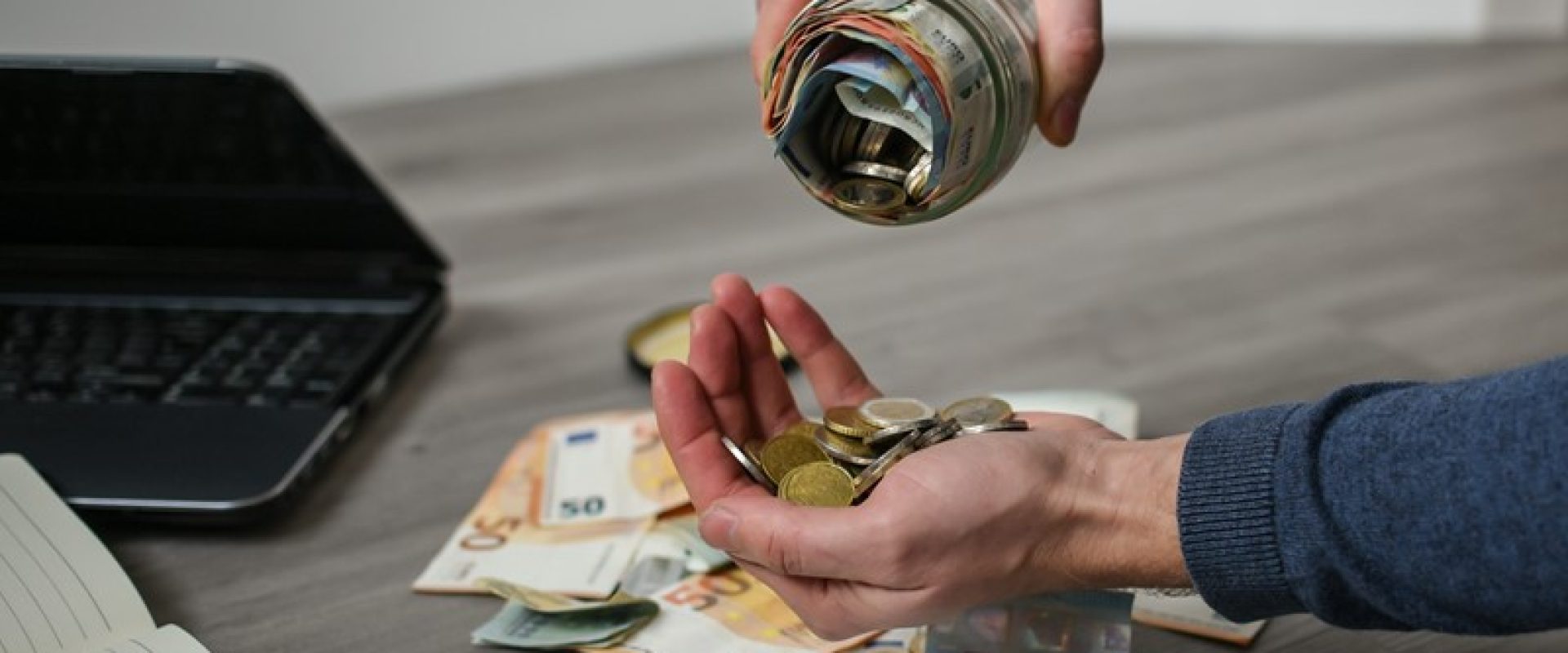Schadevergoeding van bv op privérekening is afkoop pensioen